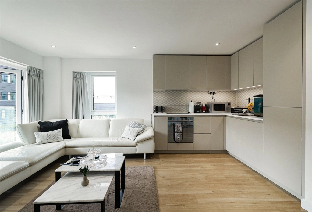 1 bedroom apartments/flats for sale in Caversham Road, Beaufort Park, Colindale - NW9 view 3