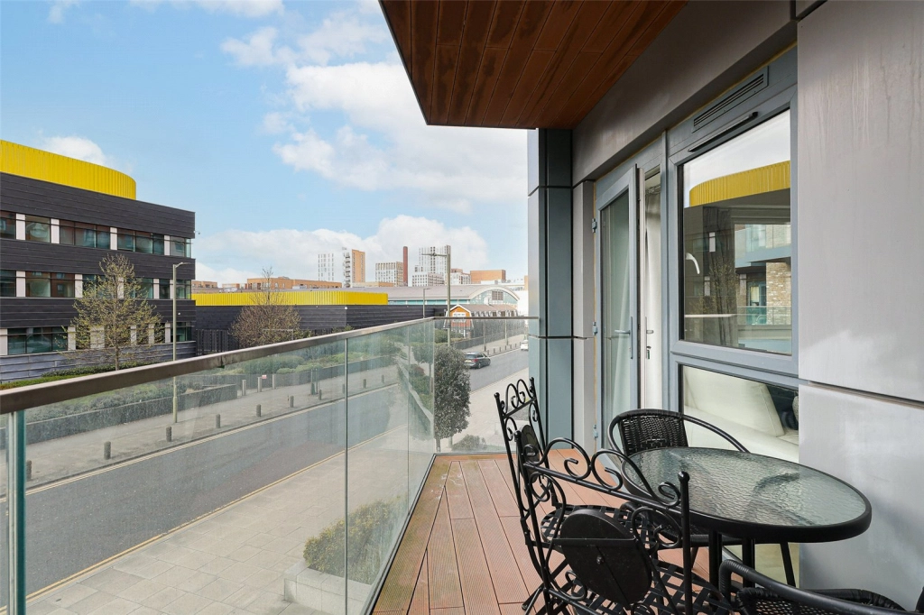 1 bedroom apartments/flats for sale in Caversham Road, Beaufort Park, Colindale - NW9 view 9