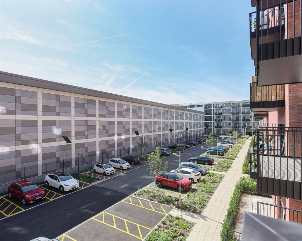 1 bedroom apartments/flats for sale in Farine Avenue, Hayes - UB3 view 10