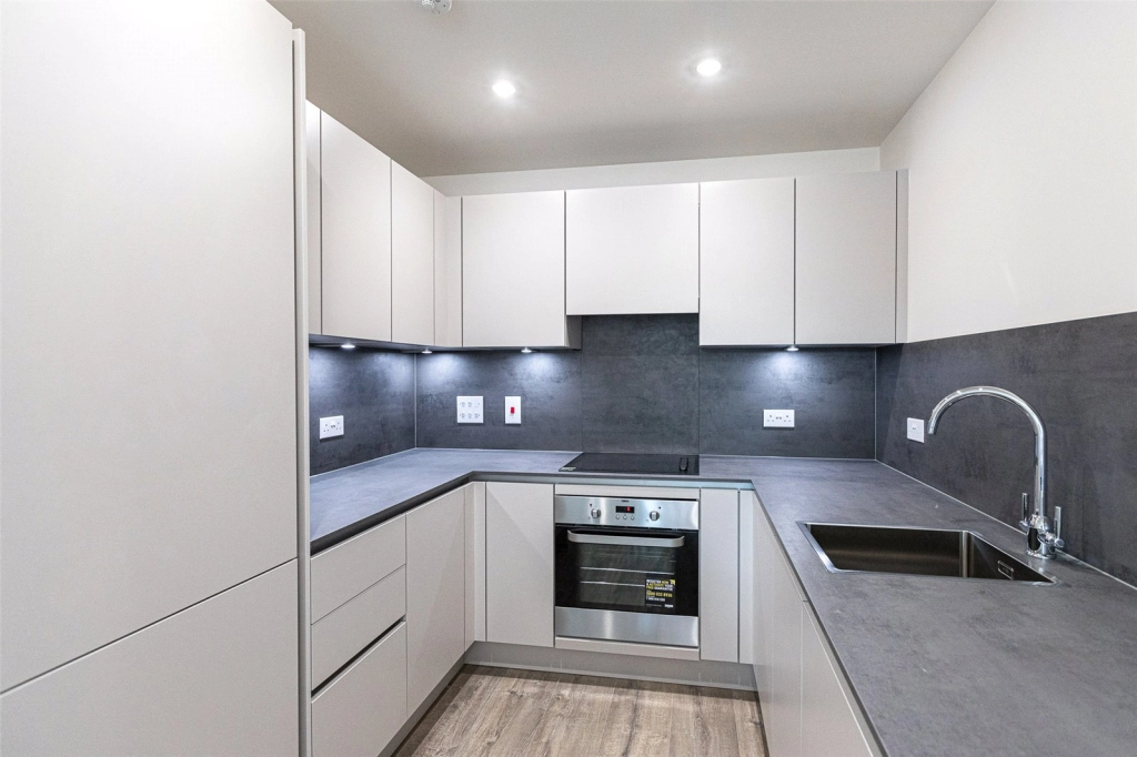 1 bedroom apartments/flats for sale in Meadowview Close, Harrow - HA1 view 2