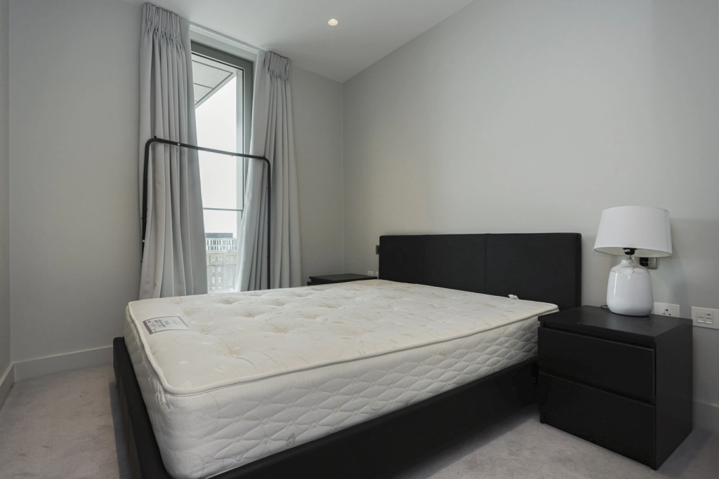 1 bedroom apartments/flats for sale in Canalside Walk, Paddington - W2 view 5