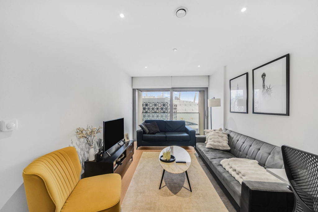 1 bedroom apartments/flats for sale in Cutter Lane, North Greenwich - SE10 view 2