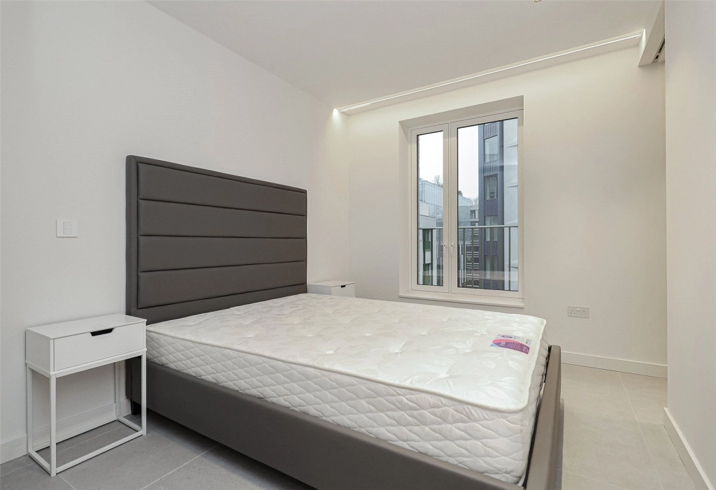 1 bedroom apartments/flats for sale in Lewis Cubitt Park, London - N1C view 7
