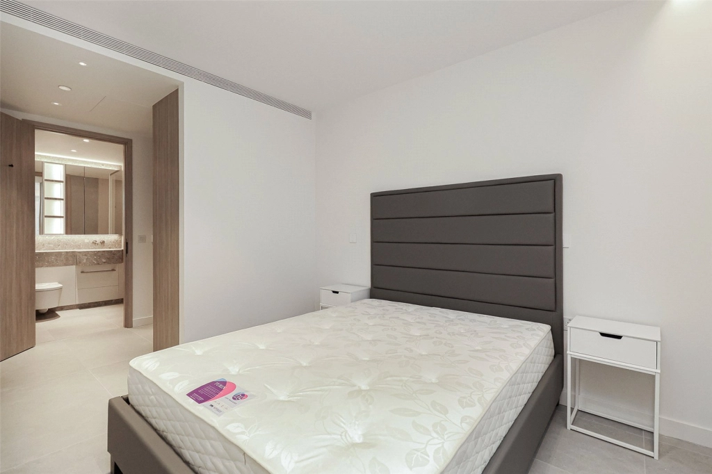 1 bedroom apartments/flats for sale in Lewis Cubitt Park, London - N1C view 6