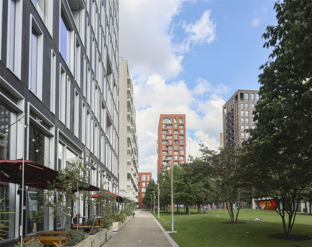 1 bedroom apartments/flats for sale in Lewis Cubitt Park, London - N1C view 23