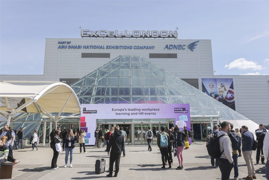 1 bedroom apartments/flats for sale in Eden Place, Royal Victoria - E16 view 11