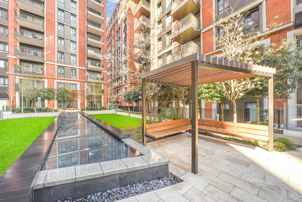 2 bedrooms apartments/flats for sale in Segrave Walk, Paddington - W2 view 13