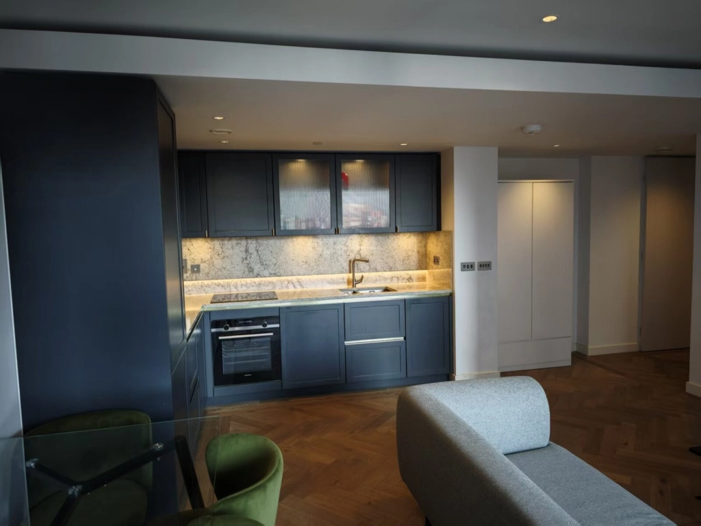 2 bedrooms apartments/flats for sale in Segrave Walk, Paddington - W2 view 3