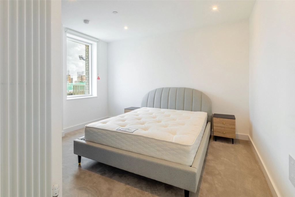 1 bedroom apartments/flats for sale in Heartwood Boulevard, Acton - W3 view 5