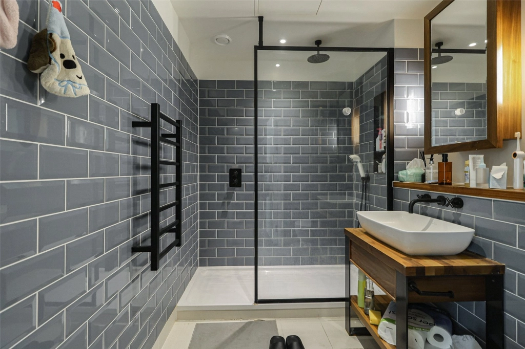 Studio apartments/flats for sale in Merino Gardens, Wapping - E1W view 16