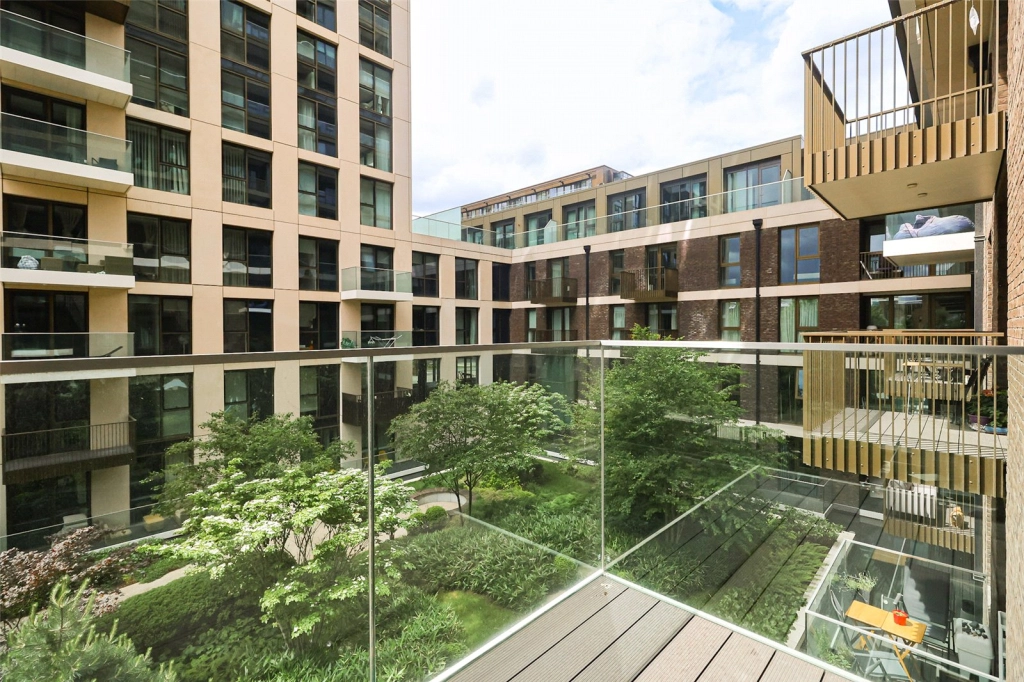 Studio apartments/flats for sale in Merino Gardens, Wapping - E1W view 4