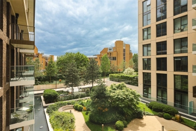 Merino Gardens, Wapping - E1W view 17