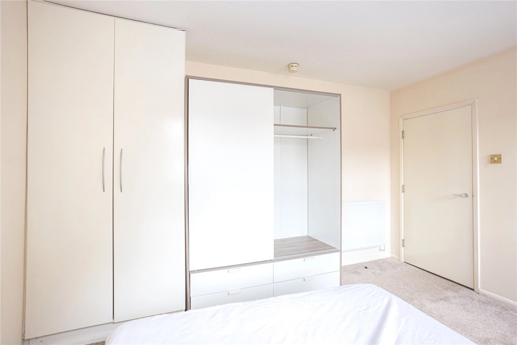 1 bedroom apartments/flats for sale in West Smithfield, London - EC1A view 4