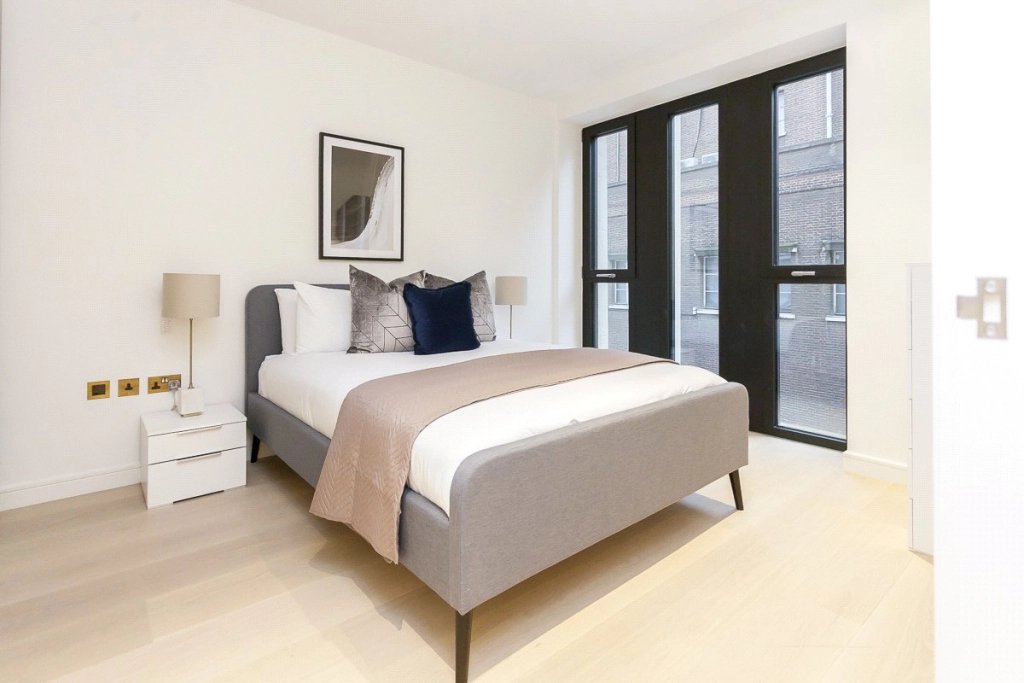 1 bedroom apartments/flats for sale in Portugal Street, London - WC2A view 4