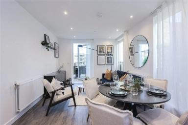 Medawar Drive, London - NW7 view 1