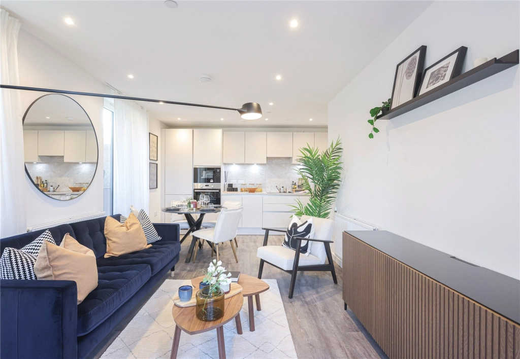 1 bedroom apartments/flats for sale in Medawar Drive, London - NW7 view 2