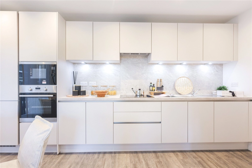 1 bedroom apartments/flats for sale in Medawar Drive, London - NW7 view 4