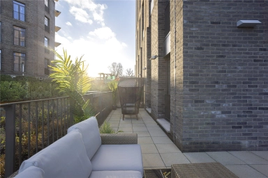 Medawar Drive, London - NW7 view 13