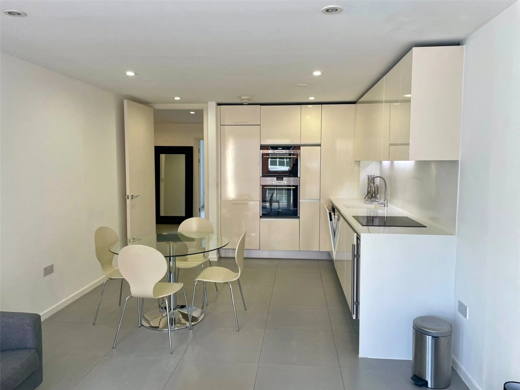1 bedroom apartments/flats for sale in Dance Square, London - EC1V view 3