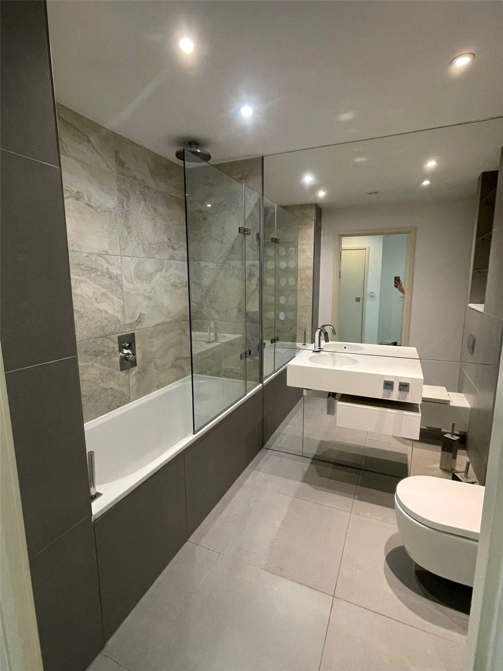 1 bedroom apartments/flats for sale in Dance Square, London - EC1V view 5