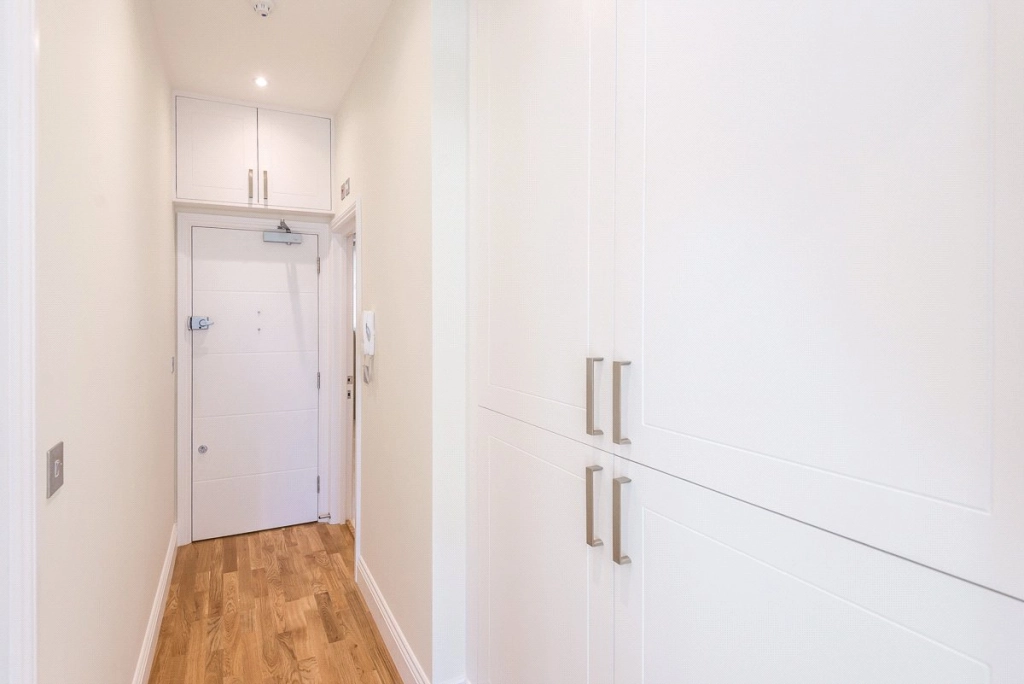 Studio apartments/flats for sale in Fleet Street, London - EC4A view 3