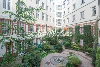 Rosebery Avenue, London - EC1R view 2