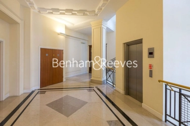 Rosebery Avenue, London - EC1R view 4