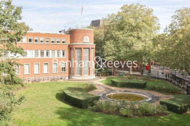 Rosebery Avenue, London - EC1R view 1