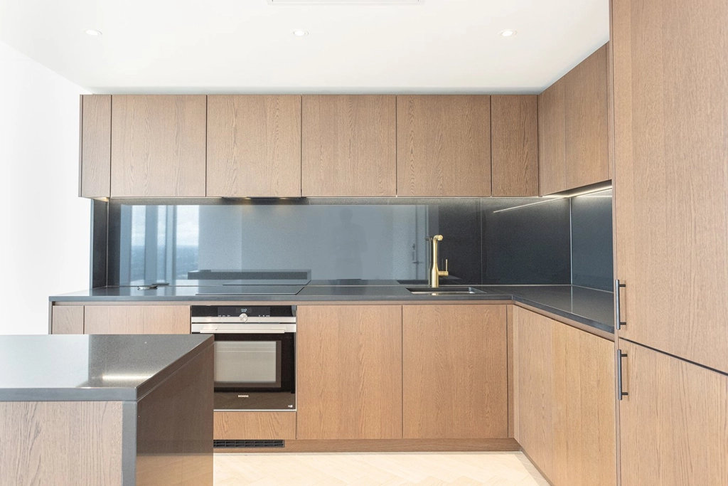 2 bedrooms apartments/flats for sale in Marsh Wall, Canary Wharf - E14 view 2