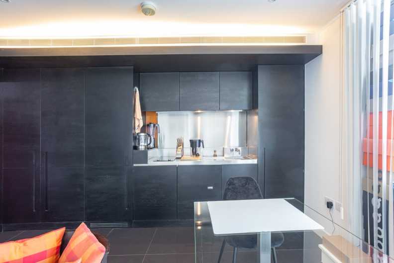 1 bedroom apartments/flats to sale in Pan Peninsula Square, Canary Wharf, London-image 9