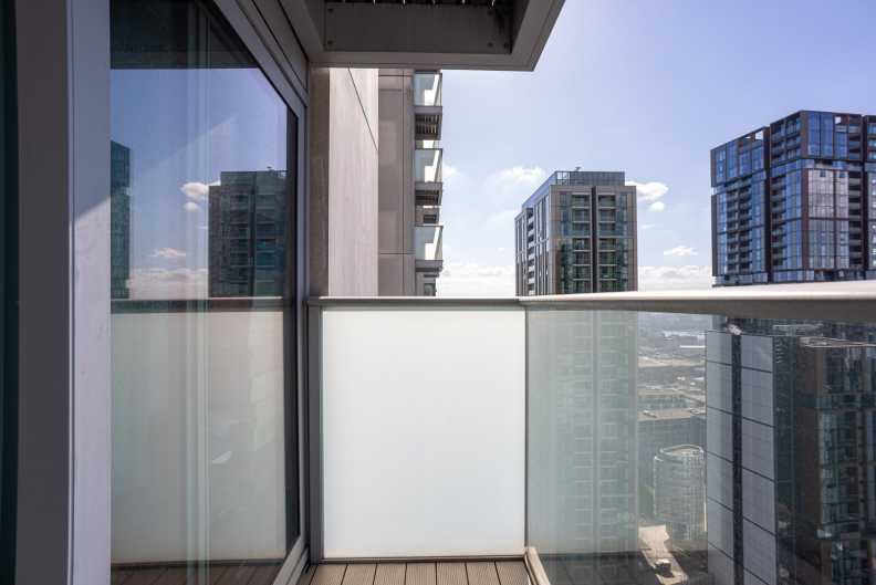 1 bedroom apartments/flats to sale in Pan Peninsula Square, Canary Wharf-image 14