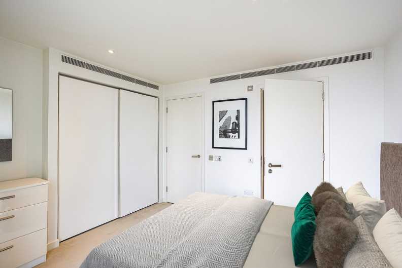 2 bedrooms apartments/flats to sale in Pan Peninsula F, Canary Wharf-image 13