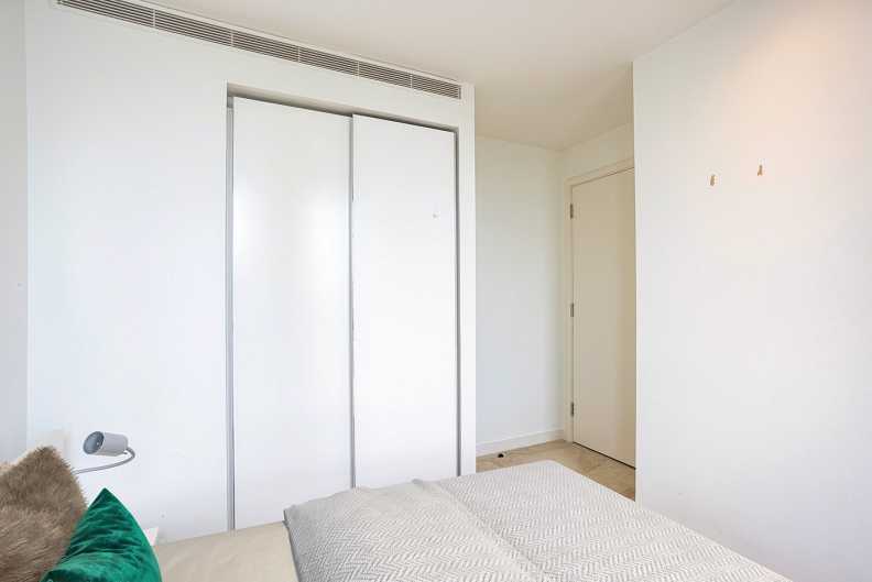 2 bedrooms apartments/flats to sale in Pan Peninsula Square, Canary Wharf-image 17