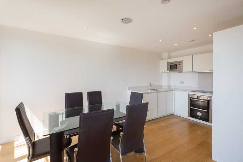 3 bedrooms apartments/flats to sale in Seven Sea Gardens, Bromley-By-Bow-image 13