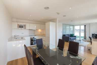 Seven Sea Gardens, Bromley-By-Bow - E3 view 3