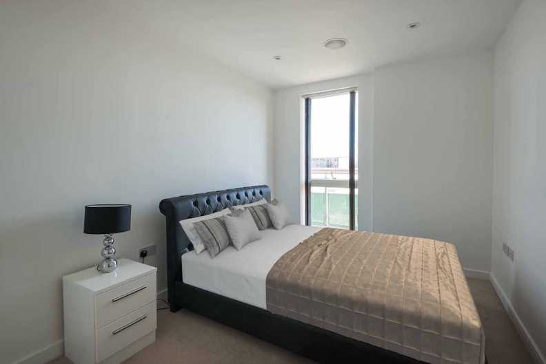 3 bedrooms apartments/flats to sale in Seven Sea Gardens, Bromley-By-Bow-image 4