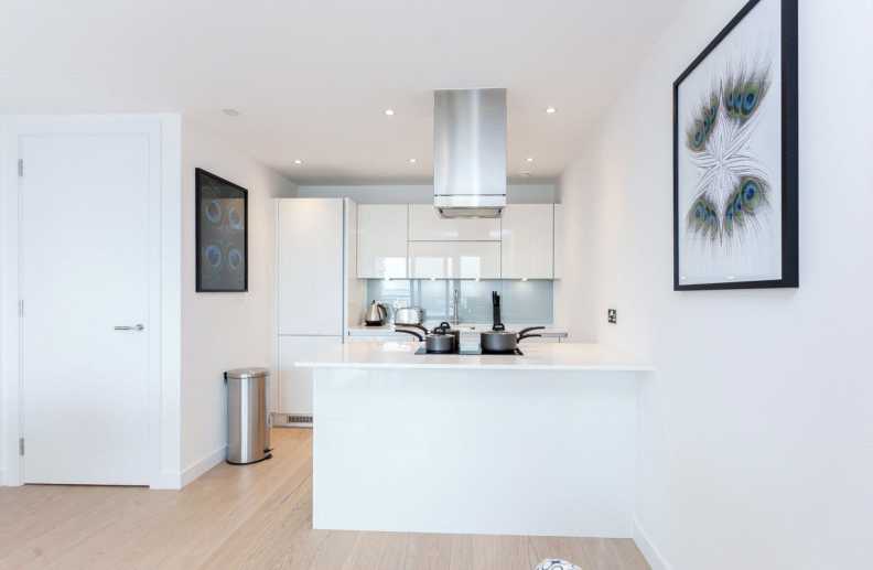 2 bedrooms apartments/flats to sale in Horizons Tower, 1 Yabsley Street, Canary Wharf-image 3