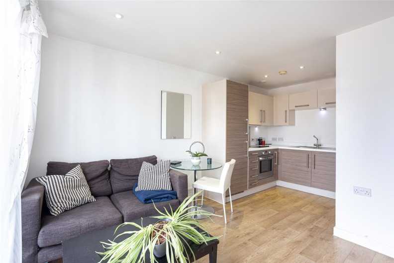Studio apartments/flats to sale in Casson Apartments, 43 Upper North Street, Poplar-image 5