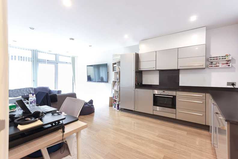 2 bedrooms apartments/flats to sale in Salton Square, Limehouse-image 1