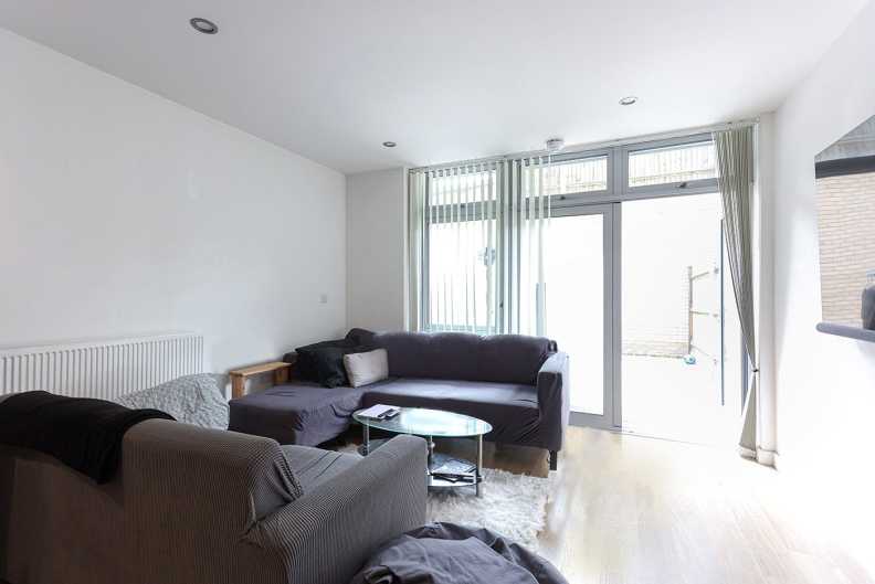 2 bedrooms apartments/flats to sale in Salton Square, Limehouse-image 8