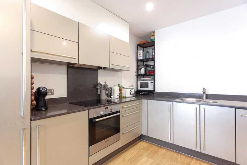 2 bedrooms apartments/flats to sale in Salton Square, Limehouse-image 2
