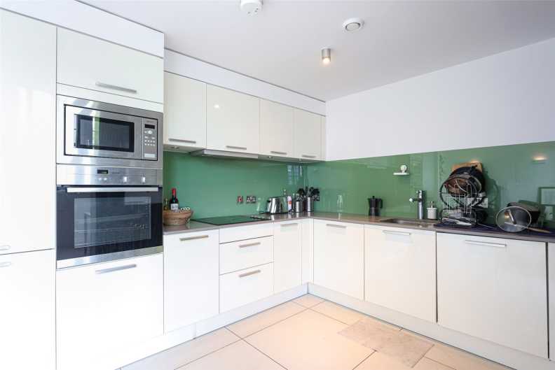 2 bedrooms apartments/flats to sale in Richmond Road, Hackney-image 2