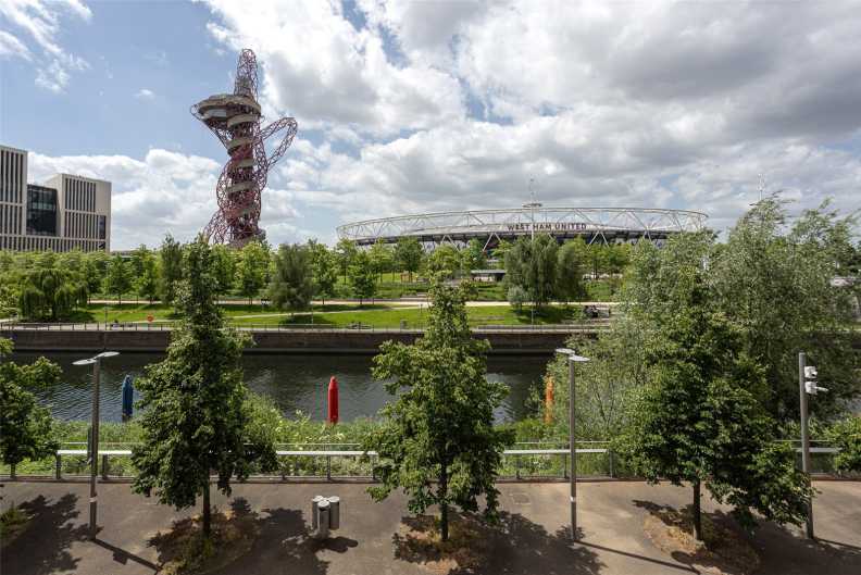 2 bedrooms apartments/flats to sale in Block Evergreen Point, Twelve Trees Park, West Ham-image 1