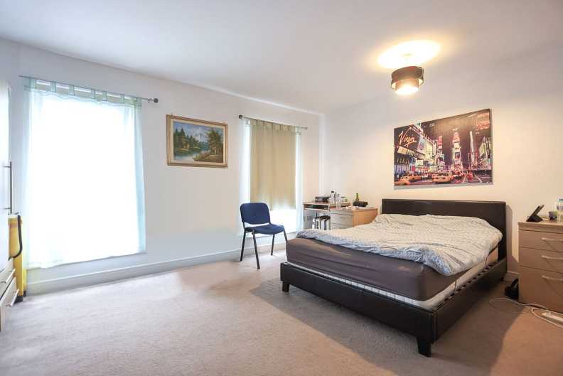 4 bedrooms houses to sale in Scholars Way, Dagenham-image 5