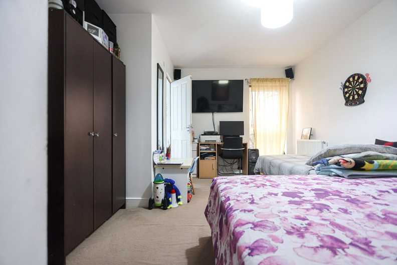 4 bedrooms houses to sale in Scholars Way, Dagenham-image 7