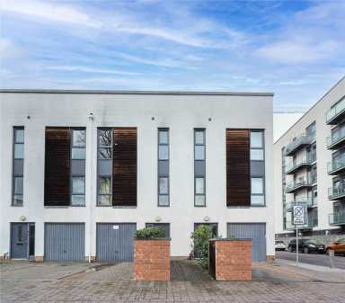Scholars Way, Dagenham, RM8