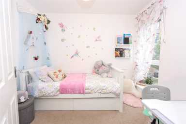 Scholars Way, Dagenham - RM8 view 5