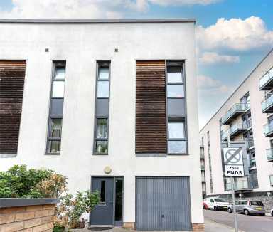 Scholars Way, Dagenham, RM8
