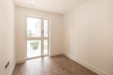 New Drum Street, Aldgate East - E1 view 6