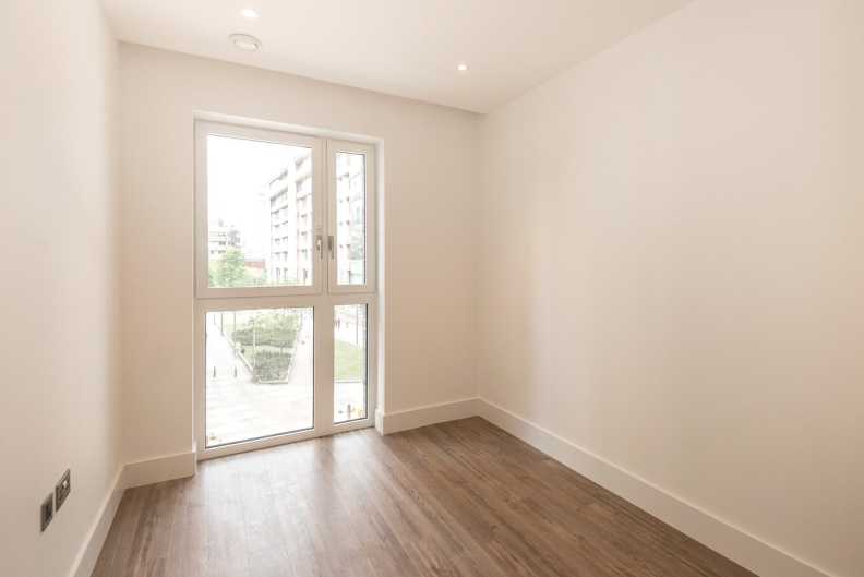3 bedrooms apartments/flats to sale in New Drum Street, Aldgate East-image 4